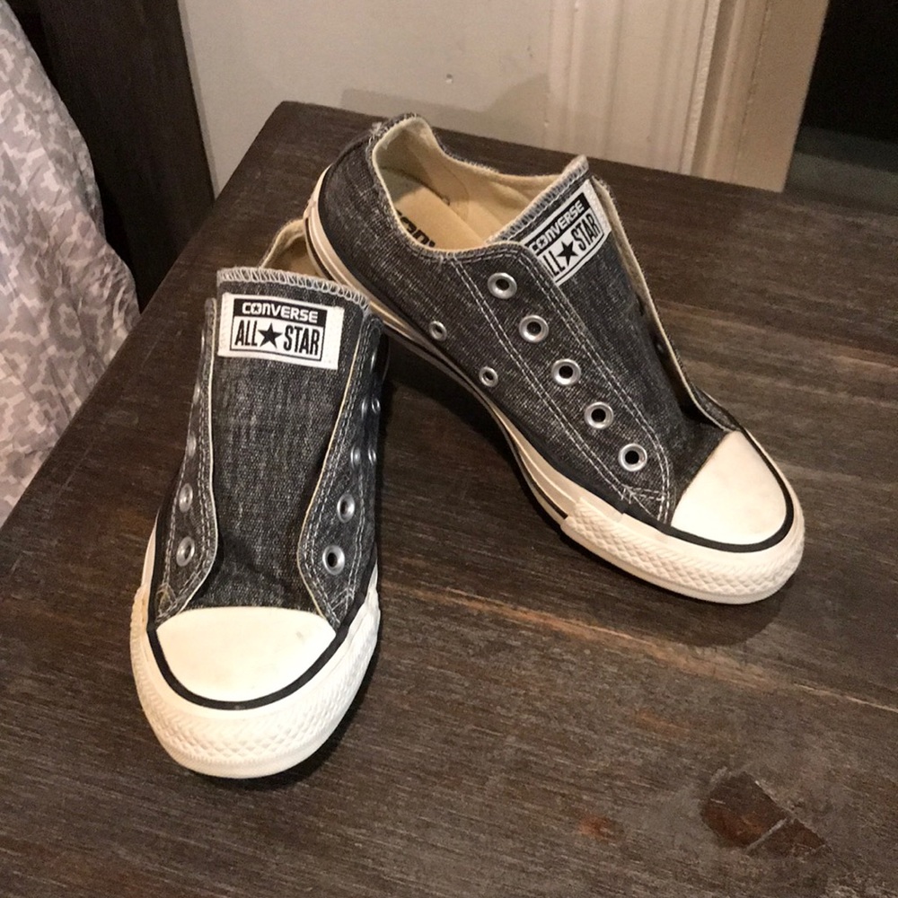 FINAL PRICE WORN ONCE GIRLS CONVERSE NEEDS LACES